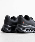 ON Cloudtilt trainers Full Black