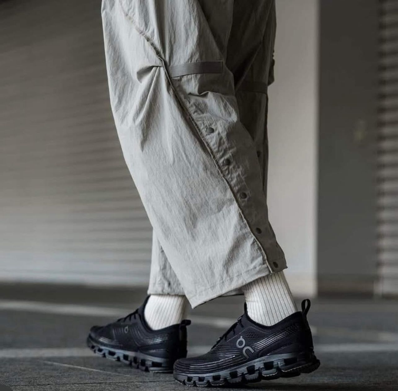 On Cloud X Z5 鈥楤lack鈥�